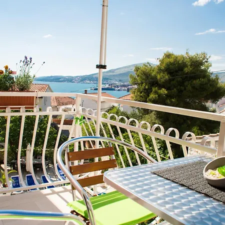 101 Апартаменты Трогир